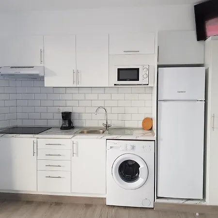 Estudio Brillante, Confortable Y Agradable